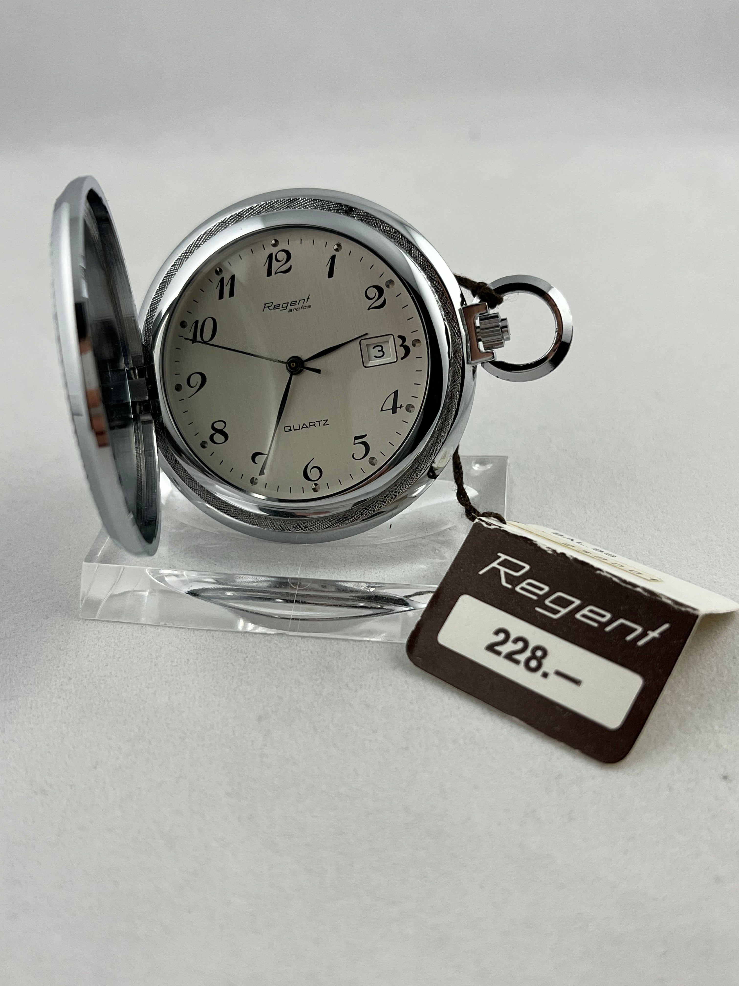 Regent quartz deals pocket watch